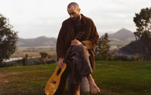 NZ indie-folk troubadour Solomon Crook returns with ethereal new single ‘Too Strung’